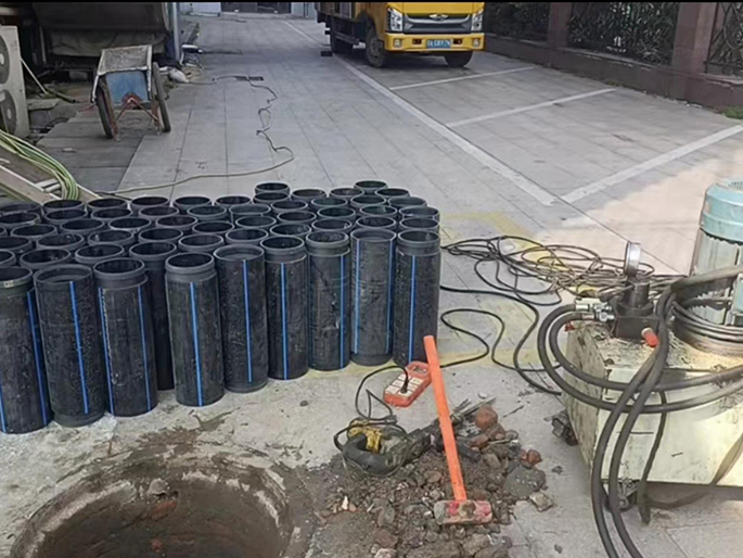 荔浦PE置换管厂家 DN315置换管 非开挖管短管置换